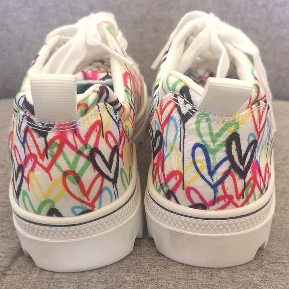 NWOT Skechers shoes with hearts - Picture 6 of 11